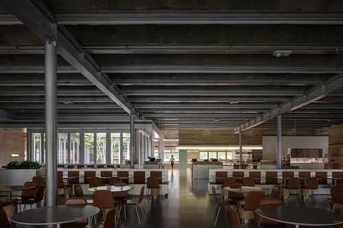 阿那亚北岸市集 室内化店铺与广场设施工程服务创新融合